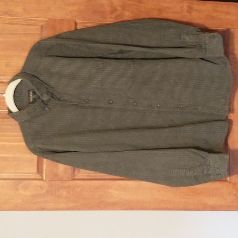 Woolrich men's size XL long sleeve cotton button down with logo on pocket shirt